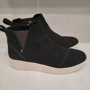TOMS Boots